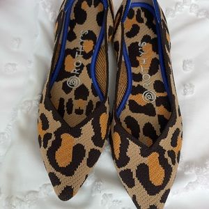 Rothy’s Pointed print Size 7B